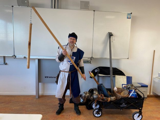 EE1C4FCD-7FCF-480E-BC0C-28EF1BEB64D6